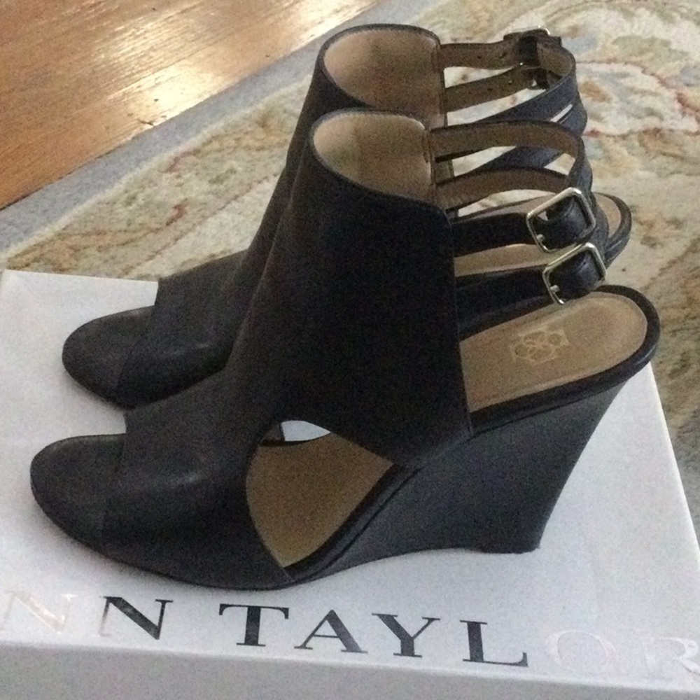 Ann Taylor black heels Sold as is please look at pictures before purchasing